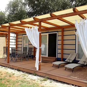 Grand Veles Camp Üdülőpark Banjole