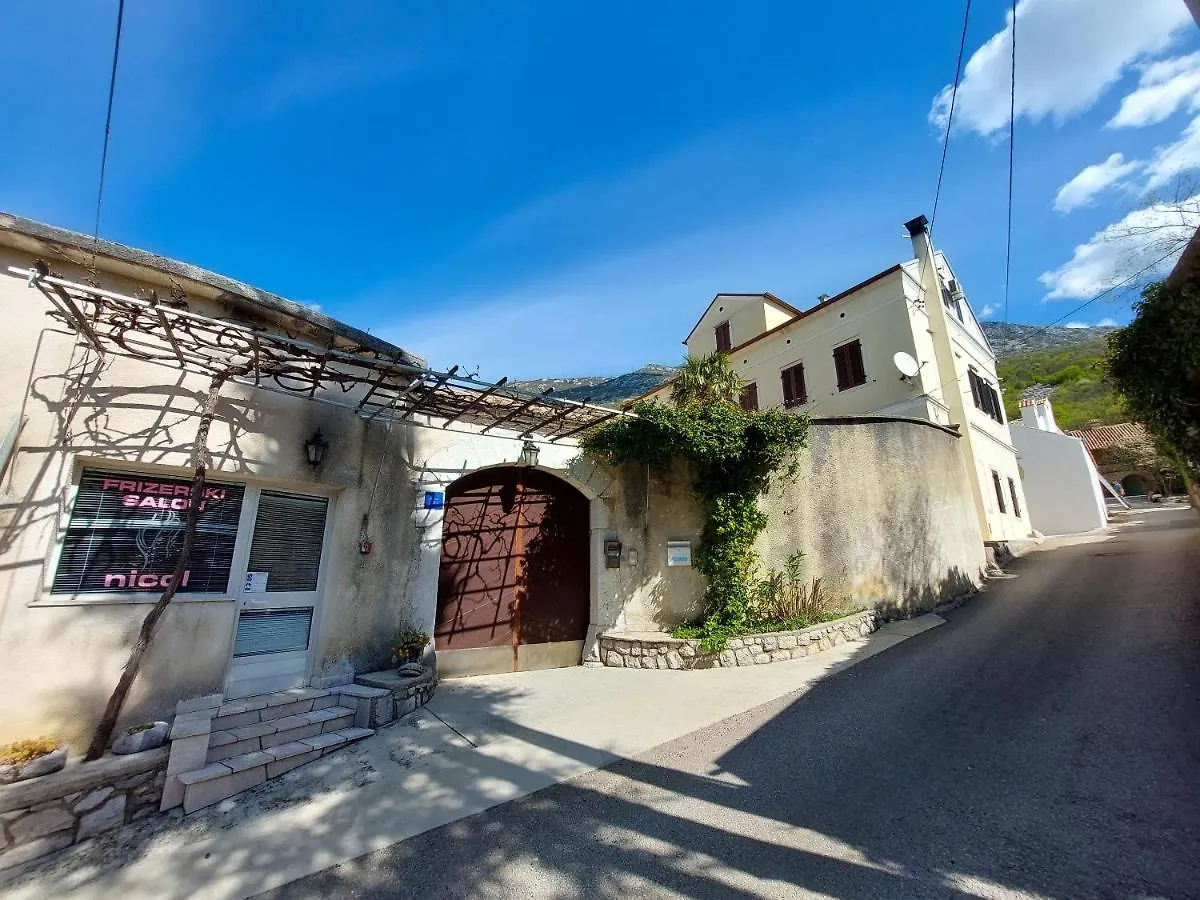 ** Pensionat Rooms Nada Tribalj  Kroatien